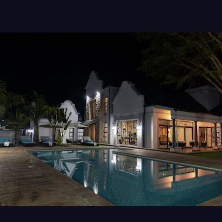 Ezulwini Villa Hotel Harare Esterno foto